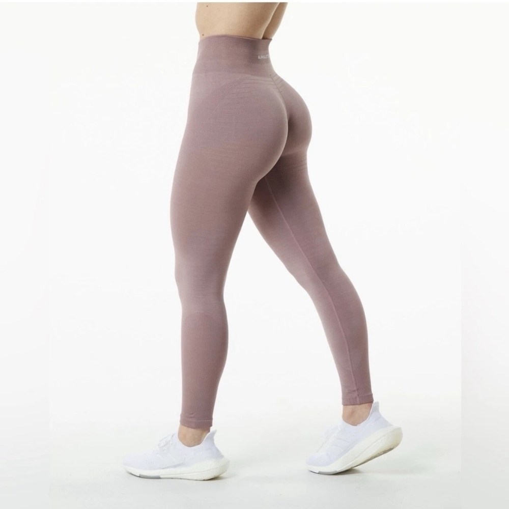 ✨2/$50✨NWT Alphalete Ozone Leggings In Mauve
